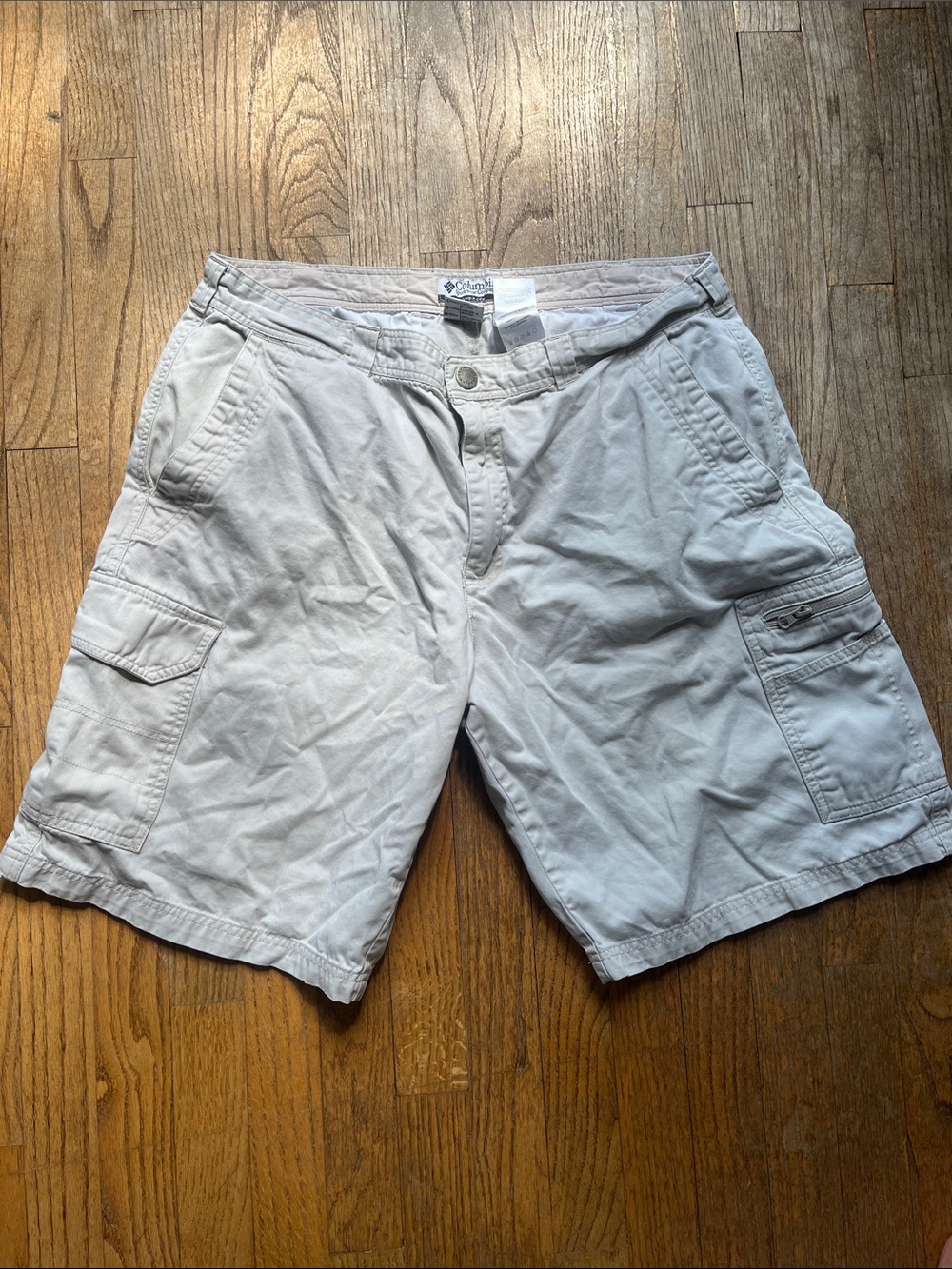 Columbia Men's Light Tan Cargo Shorts